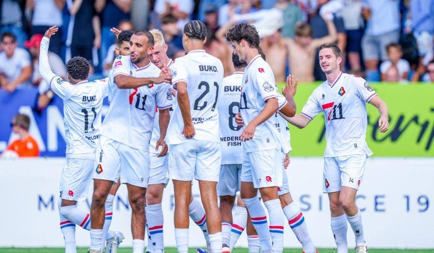 包含今夜荷甲焦点战，阿根廷国家队完成伤情更新，气氛紧张，球探报告显示潜力的词条