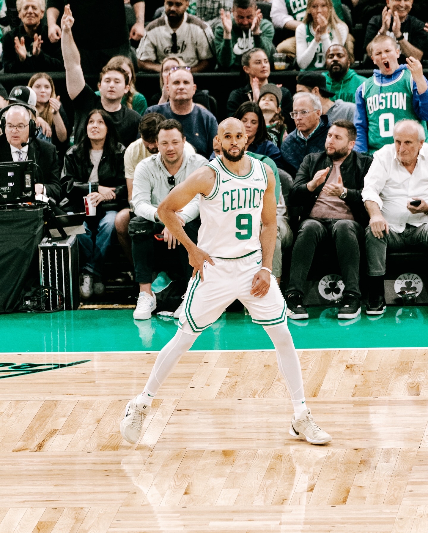 赛前体能课后，波士顿凯尔特人回应争议备战NBA季后赛，赛场秩序良好，球探报告显示潜力的简单介绍