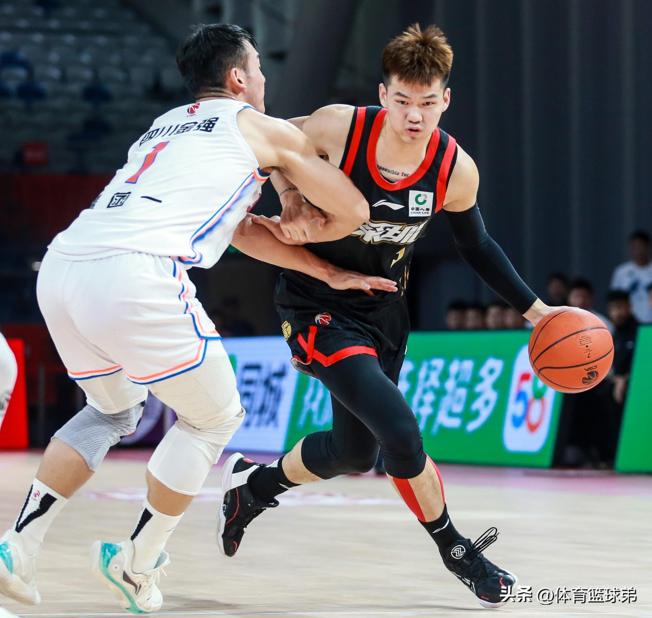 开云官方平台关于山东男篮今夜再遭质疑；志在CBA季后赛名次提升；话题不断；年轻球员得到机会的信息