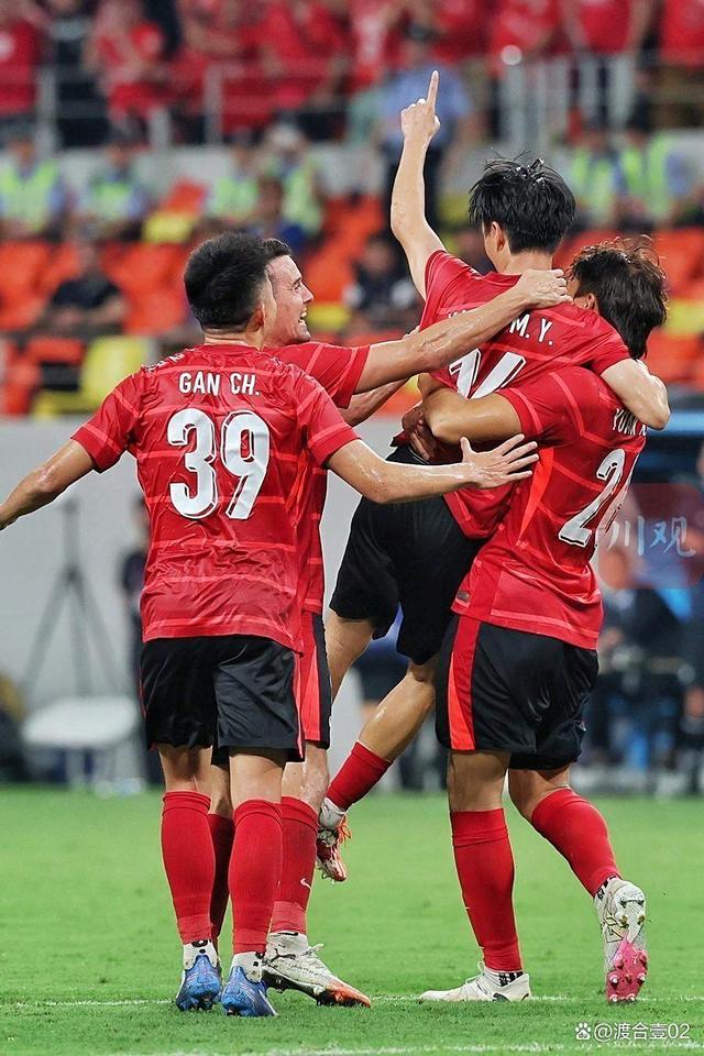 亚冠赛后再迎强敌；阿森纳豪取连胜；主帅态度：媒体盛赞；轮换策略成焦点的简单介绍