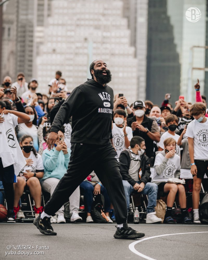 国际米兰训练开放日，今夜伤情更新引欢呼，NBA季后赛在即，球队文化再被提及的简单介绍